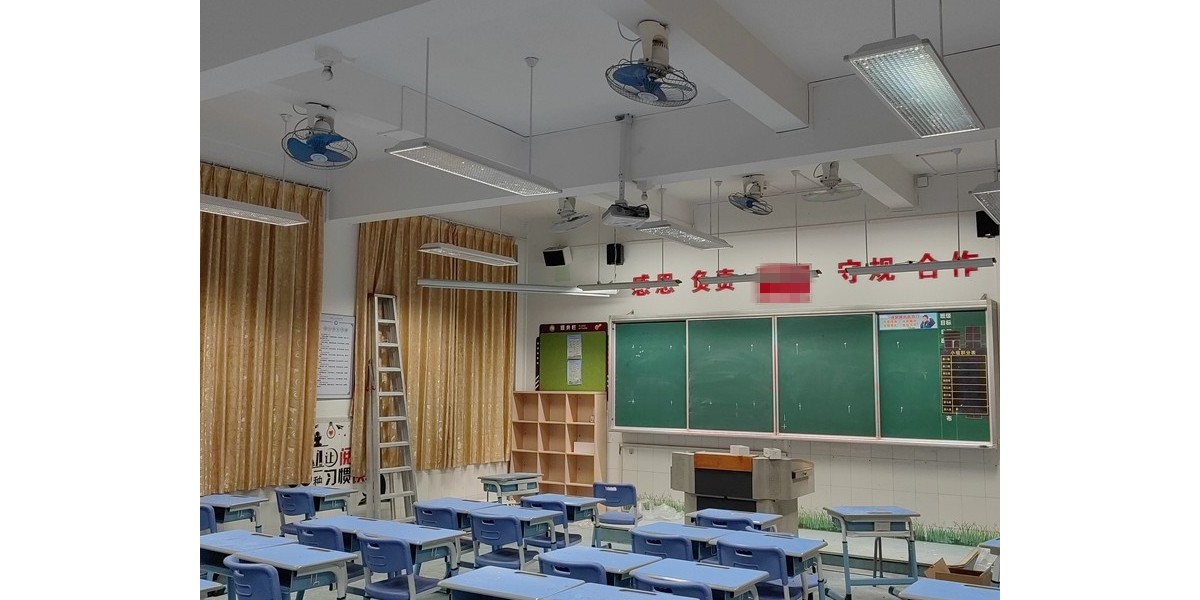 案例｜岑松江夫人外國(guó)語(yǔ)學(xué)校護(hù)眼教室燈改造完畢，教室優(yōu)質(zhì)照明光環(huán)境開啟學(xué)生新的學(xué)期